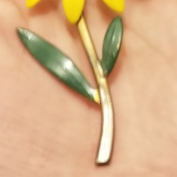 Cheery vtg clip earring/ brooch set w yellow flowers - Picture 7 of 7